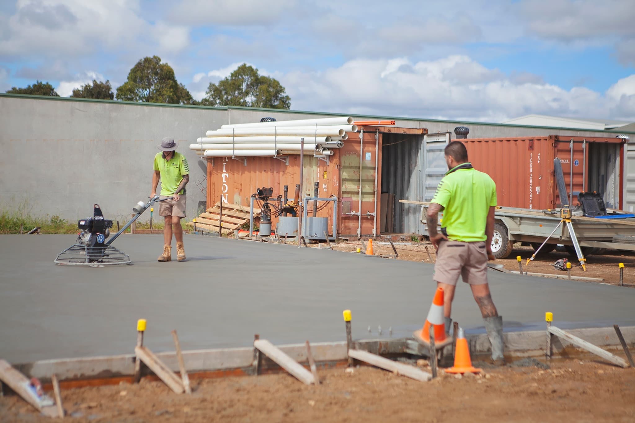 Large-format commercial slab in East Gippsland by RBM